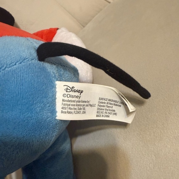 Christmas-style Mickey Mouse plush - Picture 8 of 10